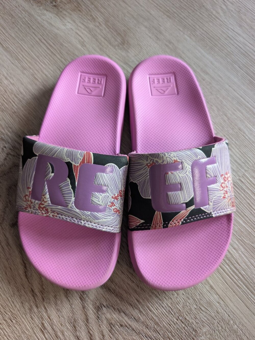 Reef slides youth